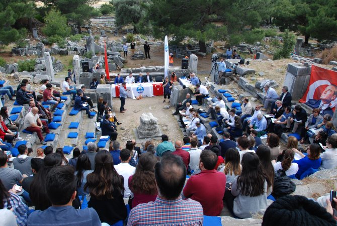 Antik kentte 2 bin 800 yıl sonra meclis toplantısı