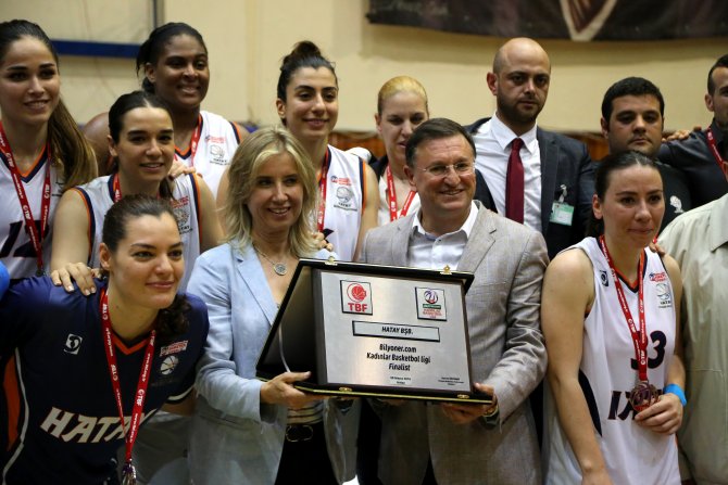 Fenerbahçe şampiyonluk kupasını aldı