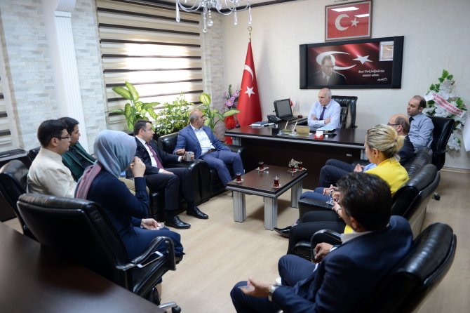 Kilis Belediye Başkanı Kara'dan sağlık çalışanlarına destek ziyareti