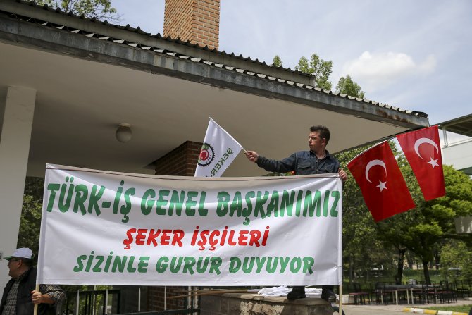 Şeker fabrikası işçilerinden "ücretsiz fazla mesai" eylemi