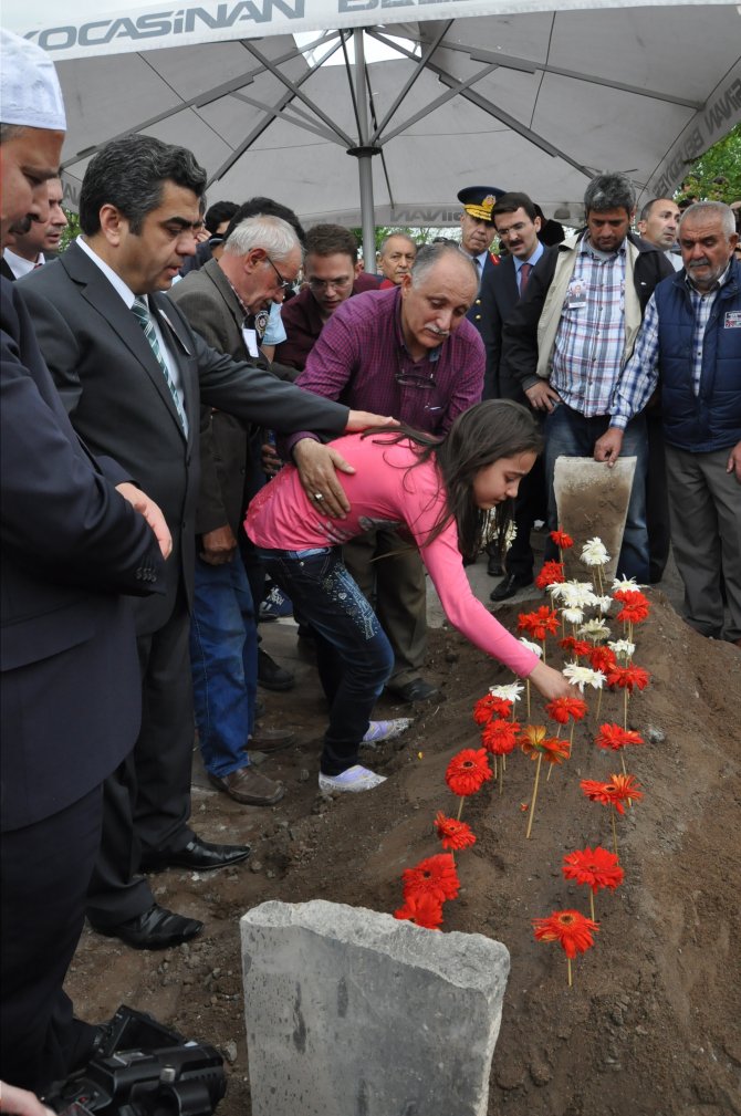 Şehitlerimizi uğurluyoruz
