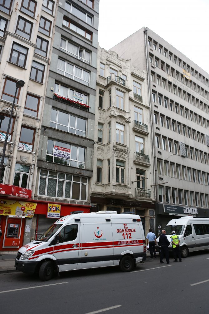 Şişli'de 4 katlı binadan düşen kişinin ölmesi