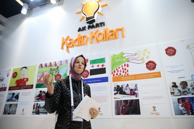 Zirvede, "Suriyeli Çocuk Olmak" sergisine yoğun ilgi