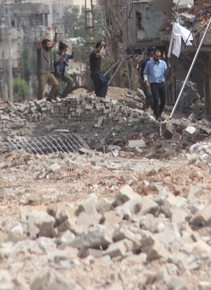 Nusaybin'de 25 teröristin teslim olması