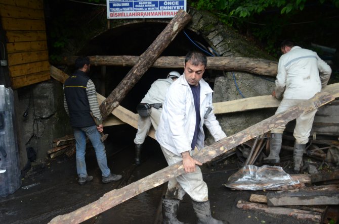 GÜNCELLEME - Zonguldak'ta maden işçileri maaş eylemine son verdi