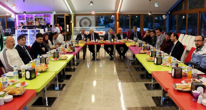 Emniyet'ten basın mensuplarına iftar yemeği