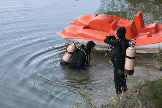 GÜNCELLEME - Deniz bisikletinden göle düşen kişi kayboldu