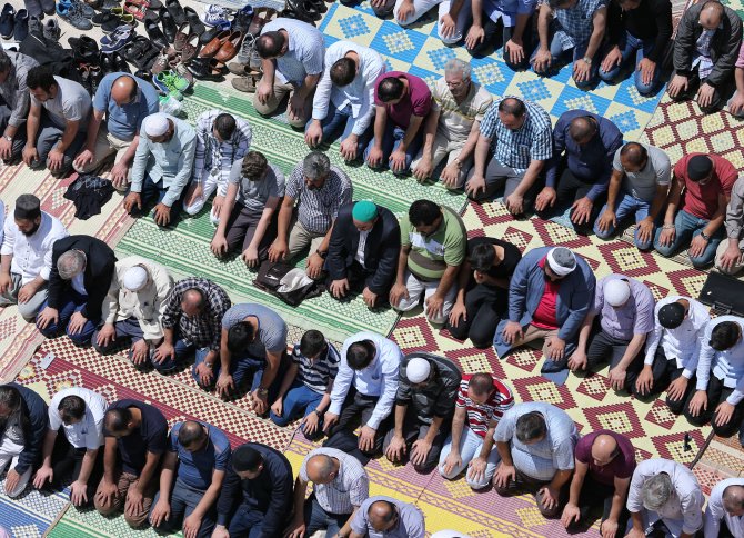 Ramazanın ilk cuma namazı