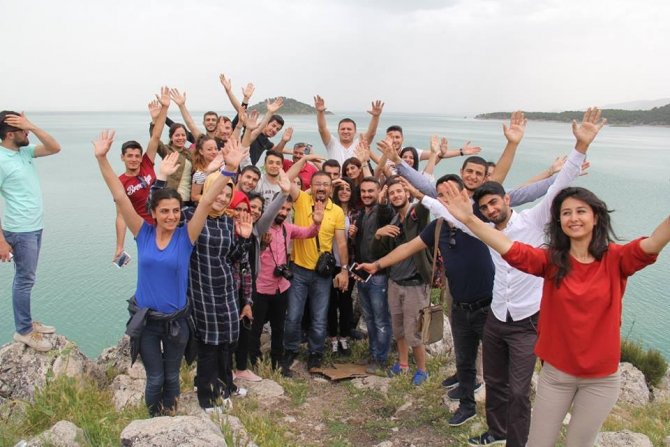 Öğrenciler, Beyşehir'de endemik bitkileri inceledi