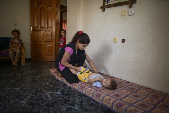 Gazze'de 12 yaşındaki "küçük anne"