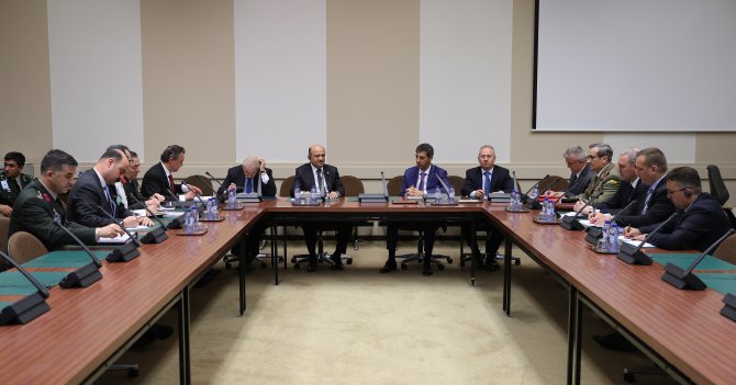 Savunma Bakanı Işık Brüksel'de