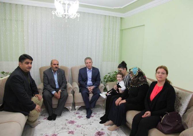 Vali Gül'den şehit ailelerine ziyaret