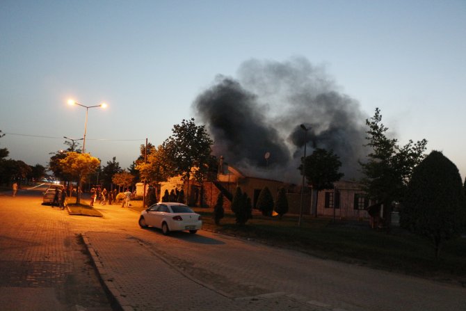 Kocaeli'de iş yeri yangını