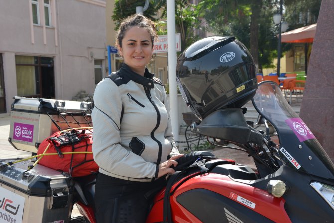 Kadın akademisyen motosikletiyle Afrika turuna çıktı