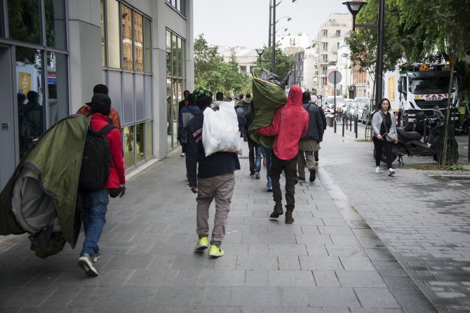 Paris'te sığınmacıların yaşam mücadelesi