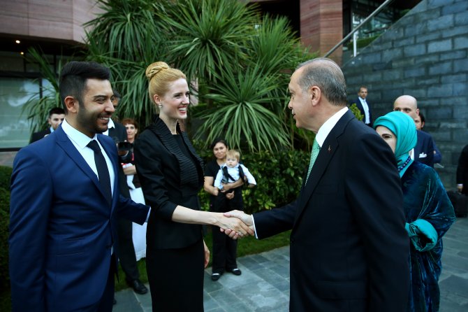 Erdoğan, sanatçı ve sporcularla iftarda buluştu