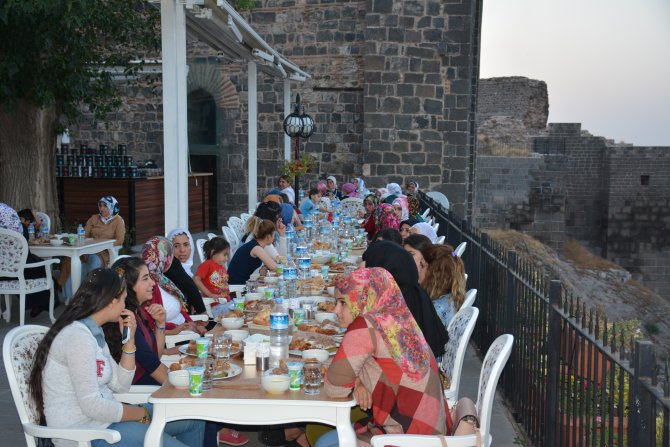 Terör mağduru 350 kadın iftarda buluştu