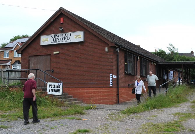 Birleşik Krallık'ta halk AB referandumu için sandık başında