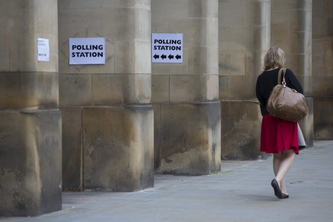İngiltere'deki AB referandumunda sandıklar kapandı