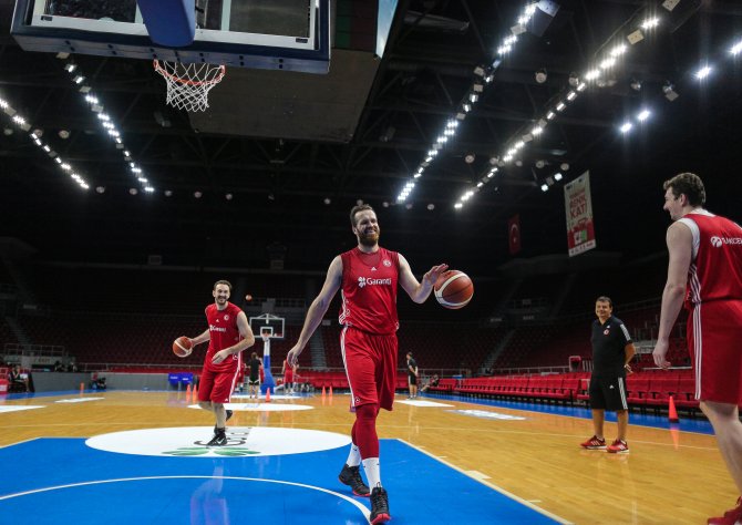 A Milli Erkek Basketbol Takımı'nda hazırlıklar sürüyor