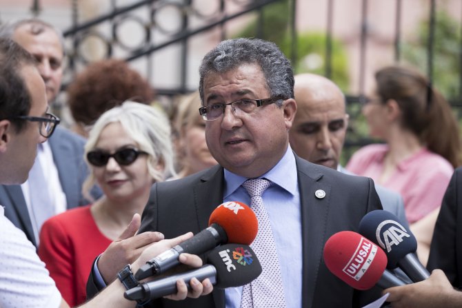 Yüksek yargı ile ilgili yeni düzenleme protesto edildi