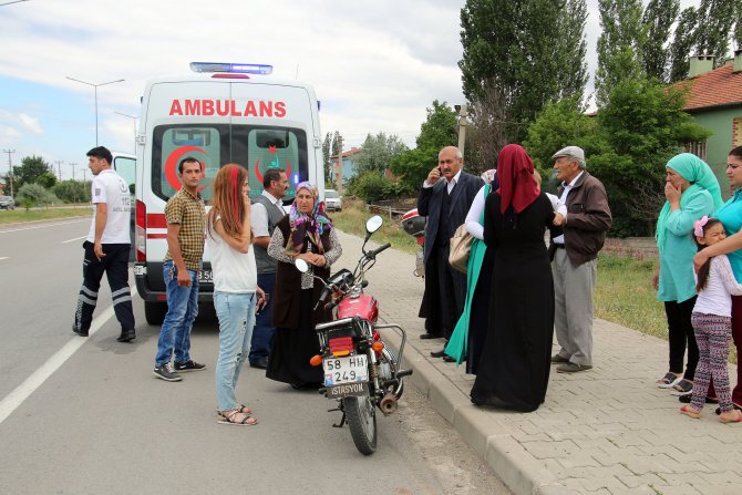 Şarkışla'da trafik kazası: 2 yaralı