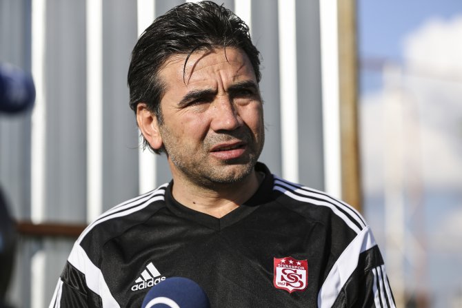 Sivasspor Teknik Direktörü Özköylü: