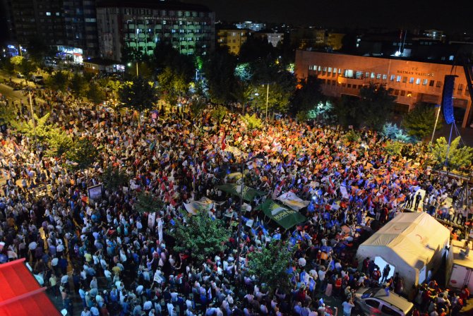 FETÖ'nün darbe girişimine tepkiler