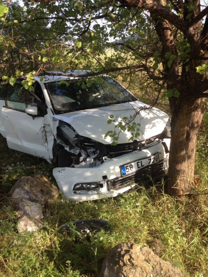 Sivas'ta trafik kazası: 2 yaralı