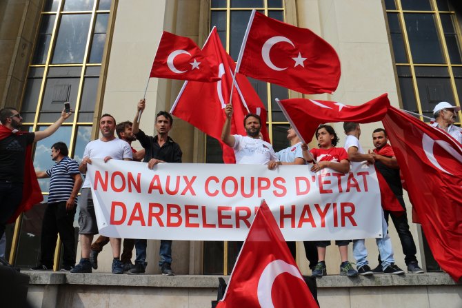 FETÖ'nün darbe girişimine dünyadan tepkiler