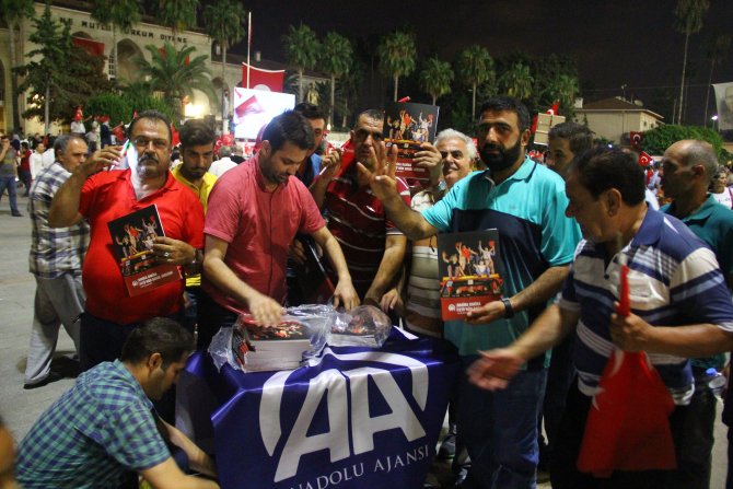 AA'nın "Dakika Dakika FETÖ'nün Darbe Girişimi" kitabı