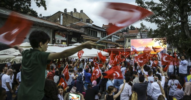 Saraybosna'da "demokrasi nöbeti"