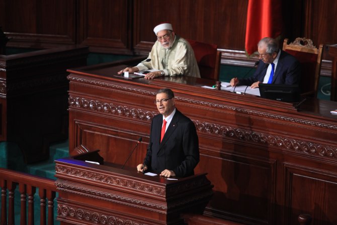 Tunus'ta hükümete güven oylaması