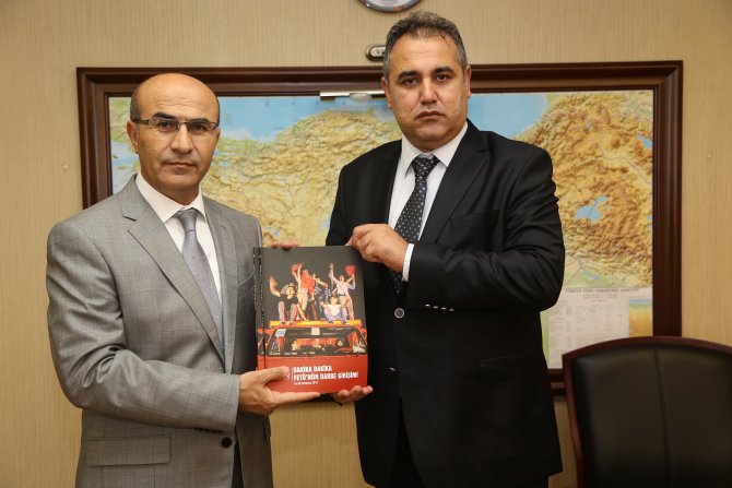 AA'nın "Dakika Dakika FETÖ'nün Darbe Girişimi" kitabı