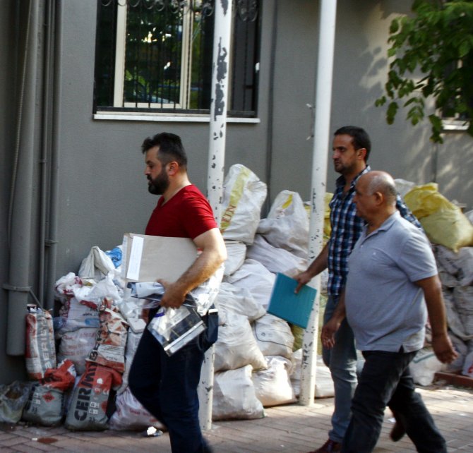 GÜNCELLEME 2 - İzmir'de FETÖ/PDY operasyonu