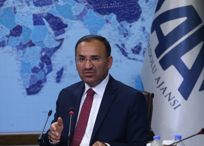 Bozdağ, AA Editör Masası'na konuk oldu