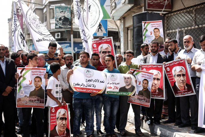 Açlık grevindeki Filistinli tutuklulara destek gösterisi