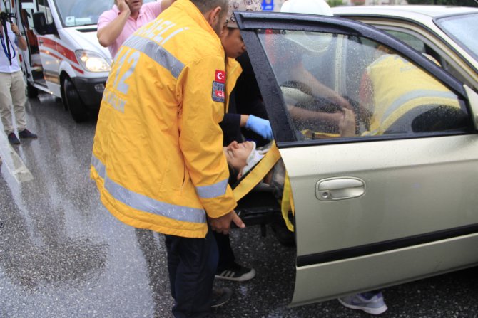 Kocaeli'de trafik kazası: 2 yaralı