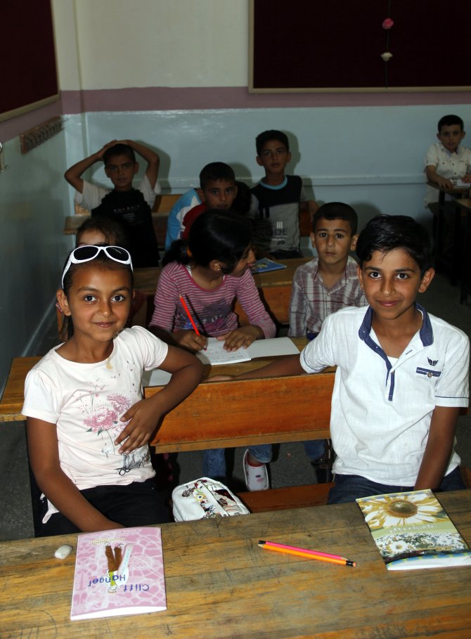 Beypazarı'nda Suriyeli 300 çocuk Türkçe okuma yazma öğrenecek