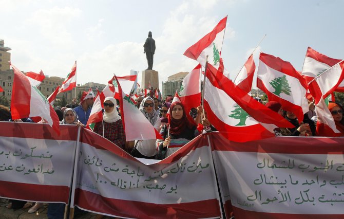 Lübnan'da "atanamayan öğretmenlerin" protestosu