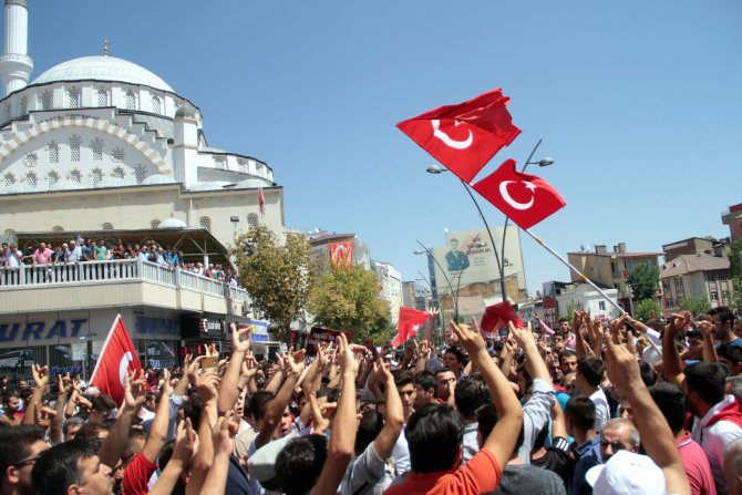 DERLEME - Yurt genelindeki "Türkiye'deki terör saldırılarına tepkiler" haberlerimizi derleyerek yayımlıyoruz. Saygılarımızla. AA