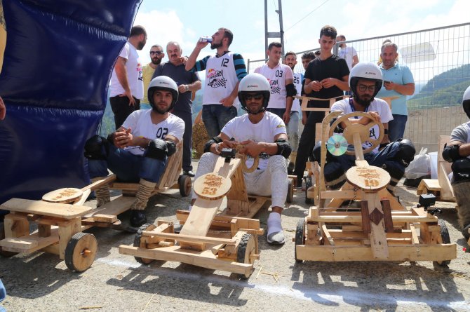 8. Geleneksel Formulaz Tahta Araba Şenliği