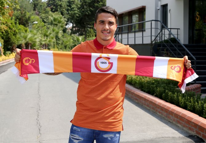 Galatasaray, Josue'ye imza attırdı