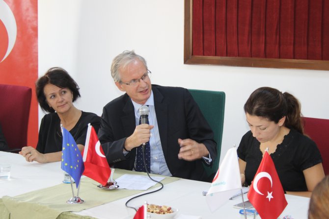 AB heyetinden kadın sağlığı merkezine ziyaret