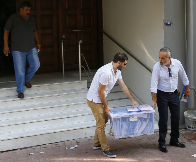 İzmir'deki FETÖ/PDY operasyonu