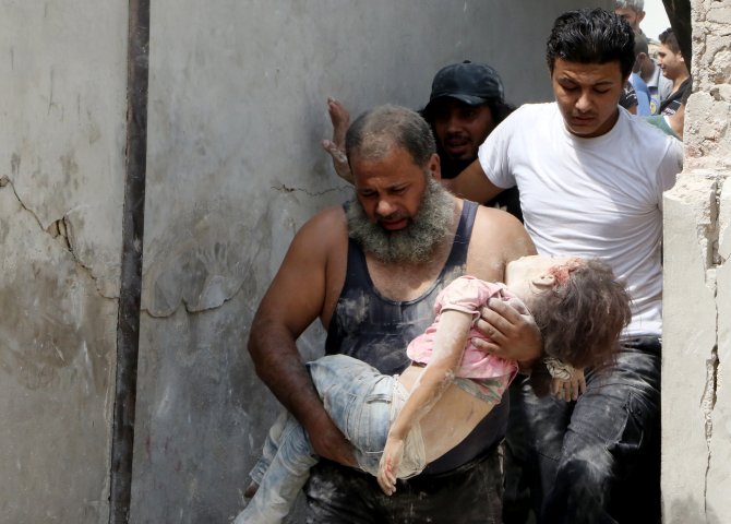 Halep'e varil bombalı saldırı