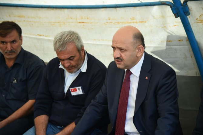 Bakan Işık'tan şehit ailesine taziye ziyareti