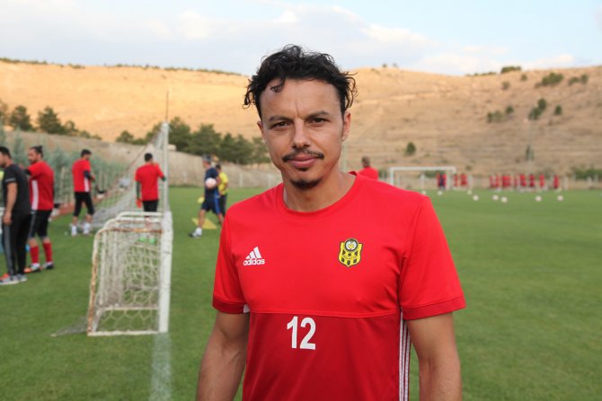 Yeni Malatyasporlu futbolcu Ahmet Burak: