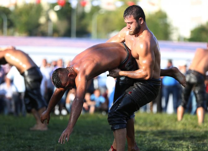 Düzce Belediyesi 10. Geleneksel Yağlı Pehlivan Güreşleri