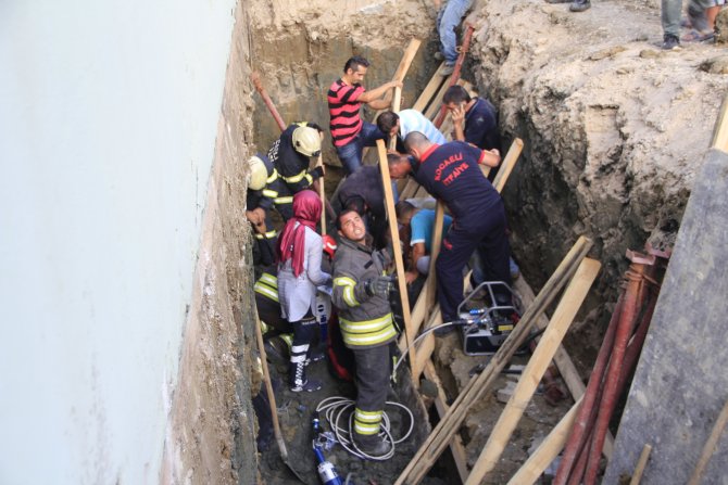 Kocaeli'de temel kazısında göçük: 2 yaralı